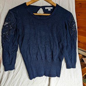 Small Roz & Ali Blue 3/4 Lace Sleeve Crop Sweater
